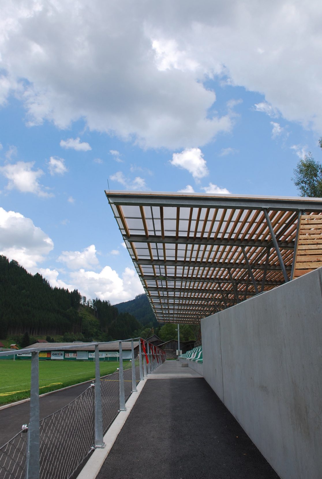 Tribuene Arena Hochschwab-Sued Thoerl